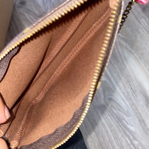 Louis Vuitton mini Pochette limited edition Giraffe 🦒 - Picture 13 of 14